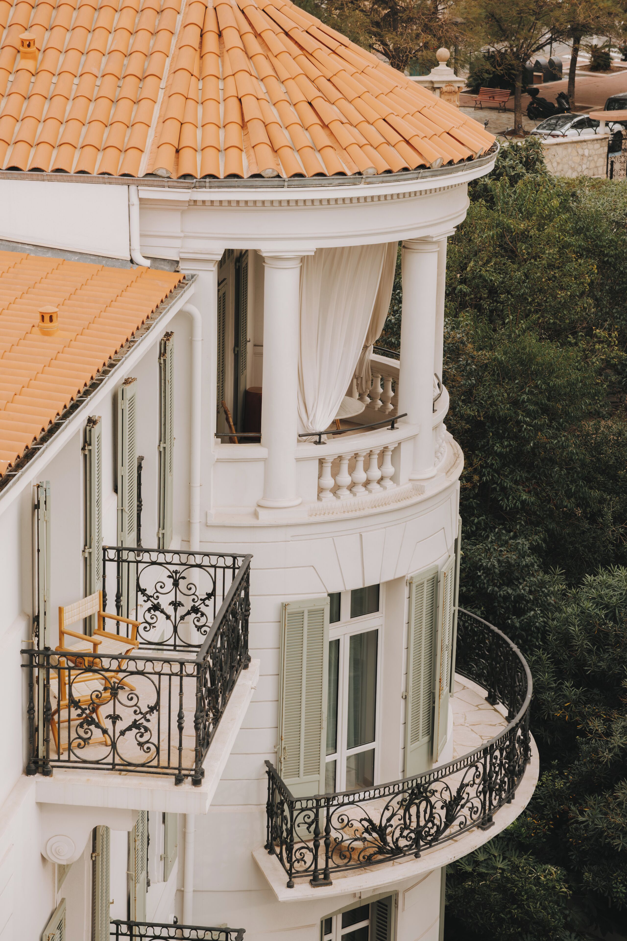 Salas de tratamiento para parejas, sauna y tina de hidromasaje 