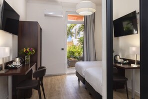 Superior Room | In-room safe, soundproofing, free WiFi, bed sheets