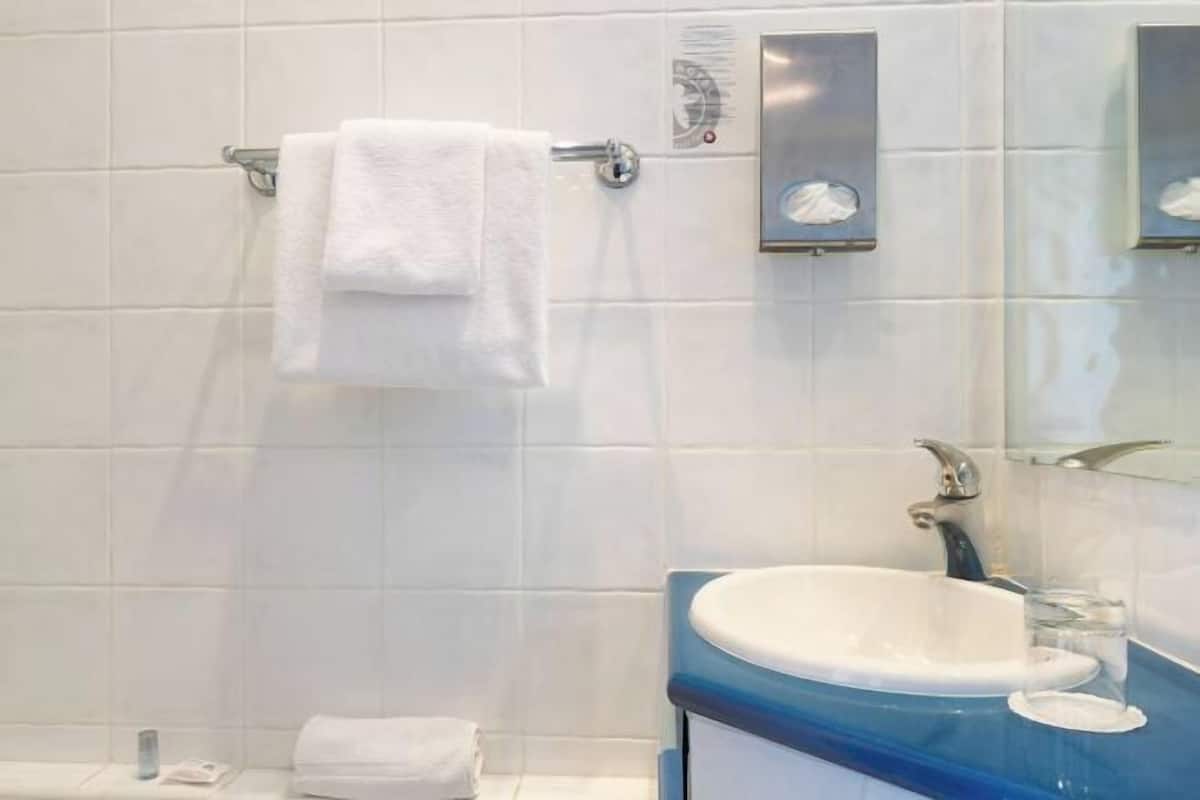 Bathroom | Free toiletries, hair dryer, towels