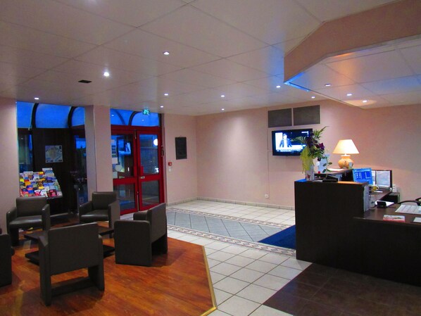 Check-in/check-out kiosk - Hotel Gallieni (Gennevilliers)
