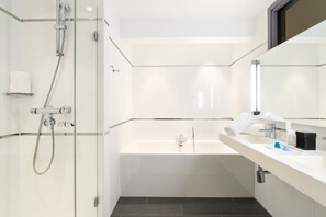 Junior Suite | Bathroom - 7Hotel&Spa (Illkirch-Graffenstaden)