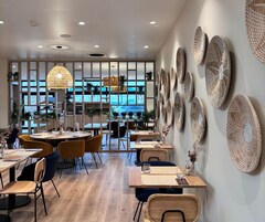 Kahvaltı, öğle yemeği, akşam yemeği sunulur, Fransız mutfağı 