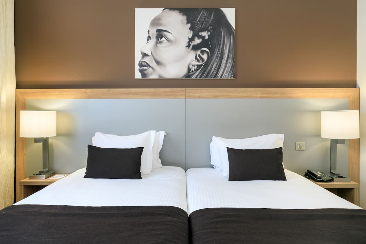 Superior Twin Room | 1 bedroom, premium bedding, in-room safe, desk