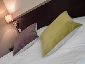 Adjacent Rooms | Desk, iron/ironing board, free cots/infant beds, free WiFi