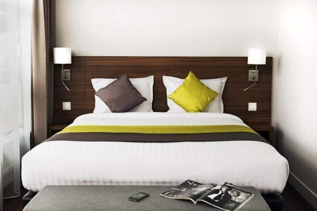 In-room safe, desk, blackout drapes, soundproofing