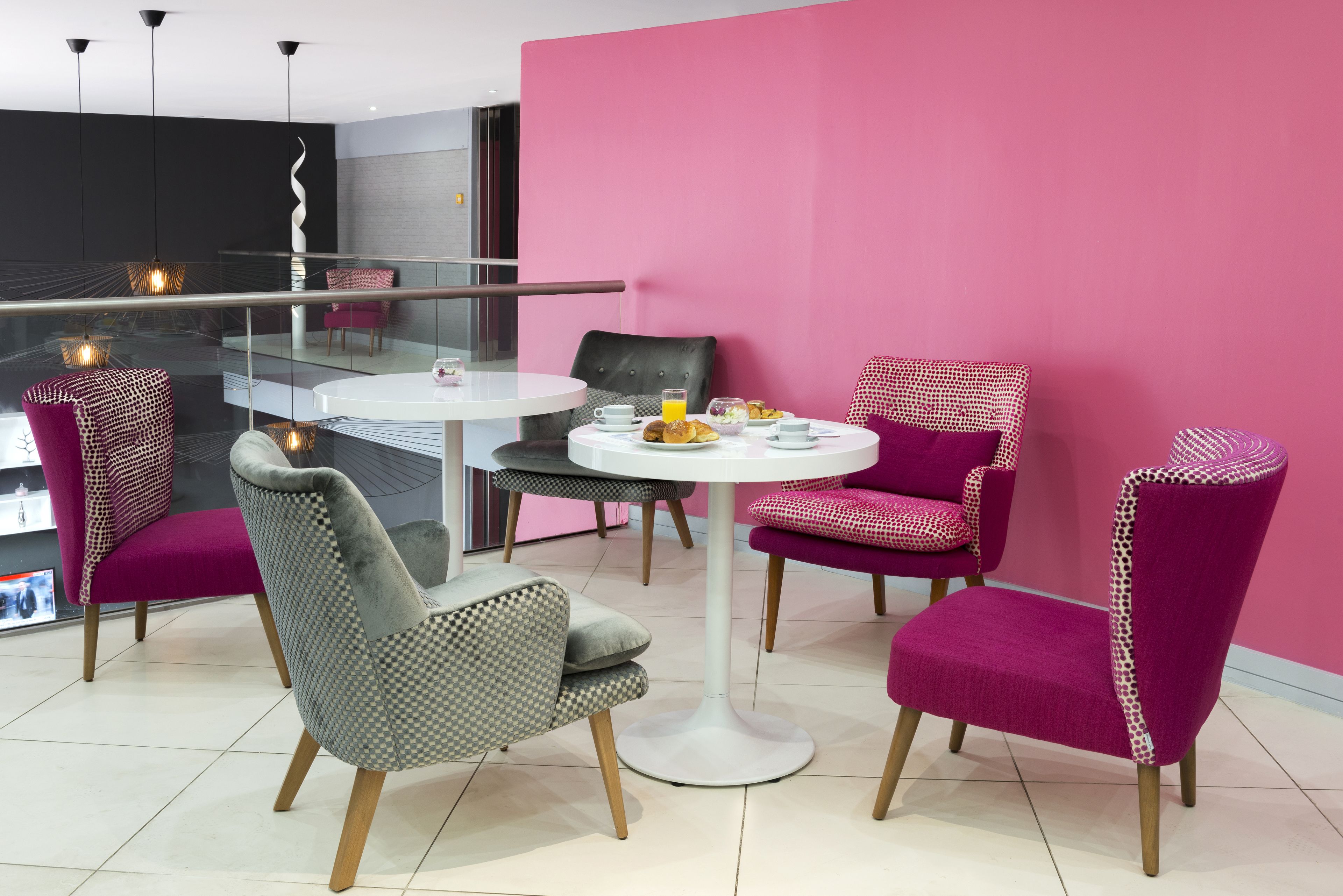 Petit déjeuner buffet (14 EUR par personne)