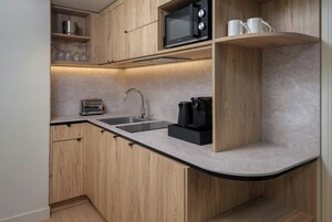 Deluxe Apartment, 1 Bedroom, City View | Private kitchen | Fridge, microwave, stovetop, dishwasher