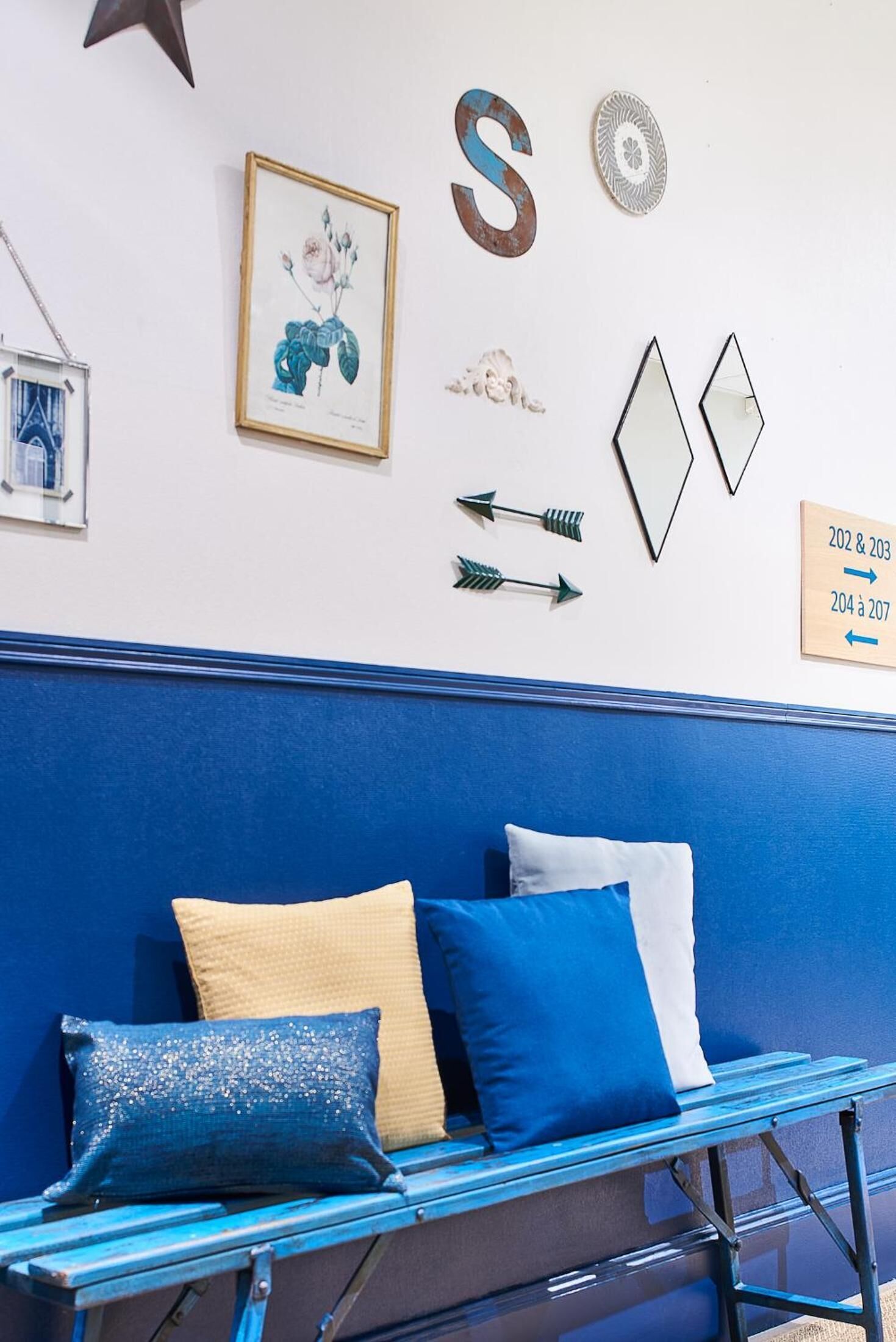 Desk, soundproofing, iron/ironing board, free WiFi