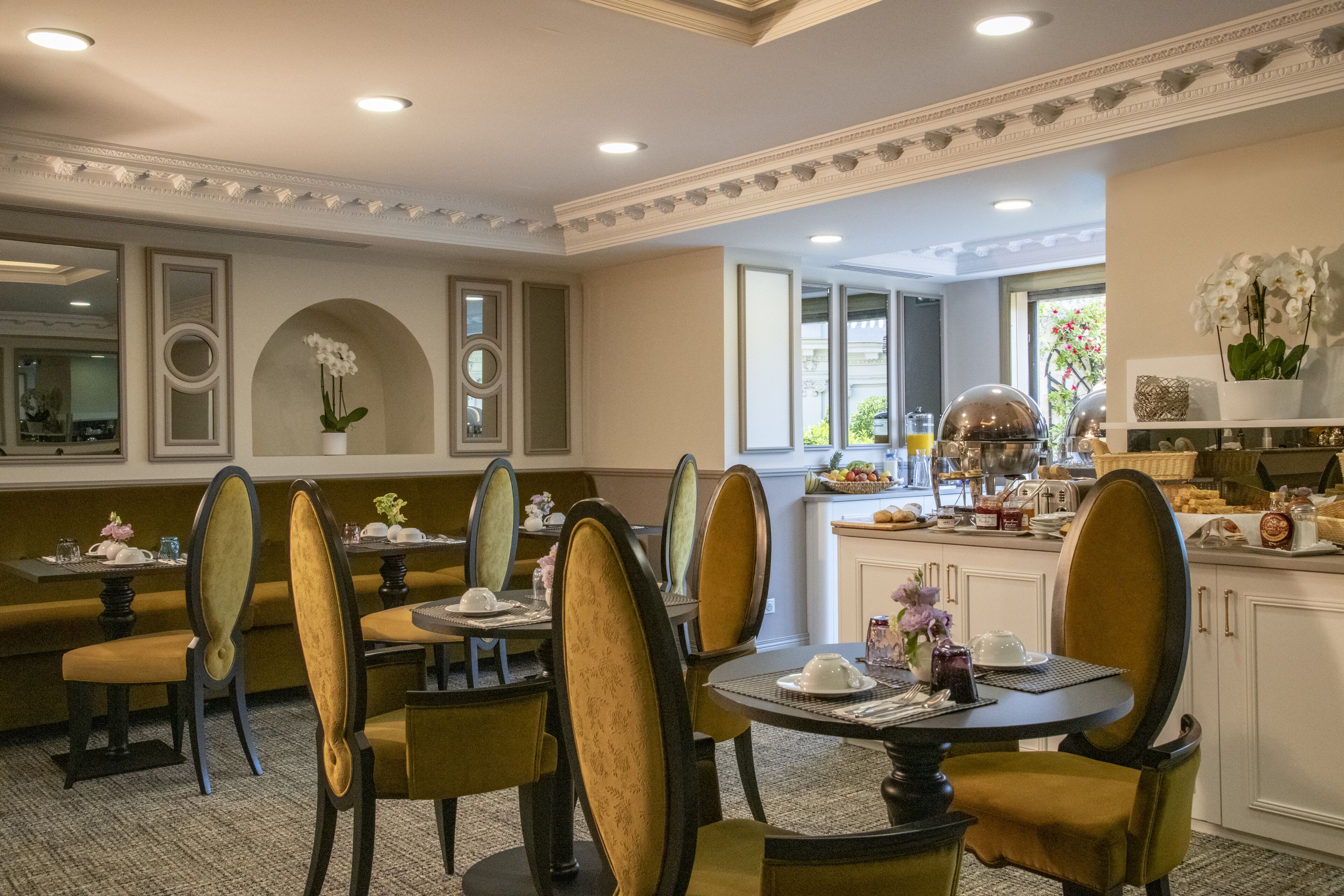 daily buffet breakfast (eur 18 per person)