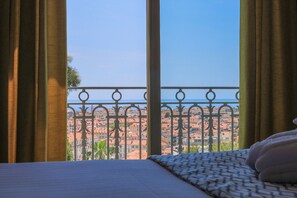 1 bedroom, premium bedding, pillowtop beds, minibar