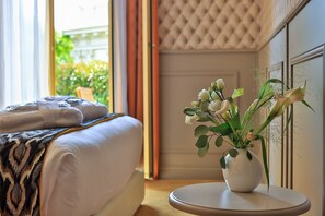 Literie de qualité supérieure, surmatelas, minibar