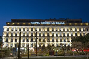 Façade de l’hébergement - soirée/nuit