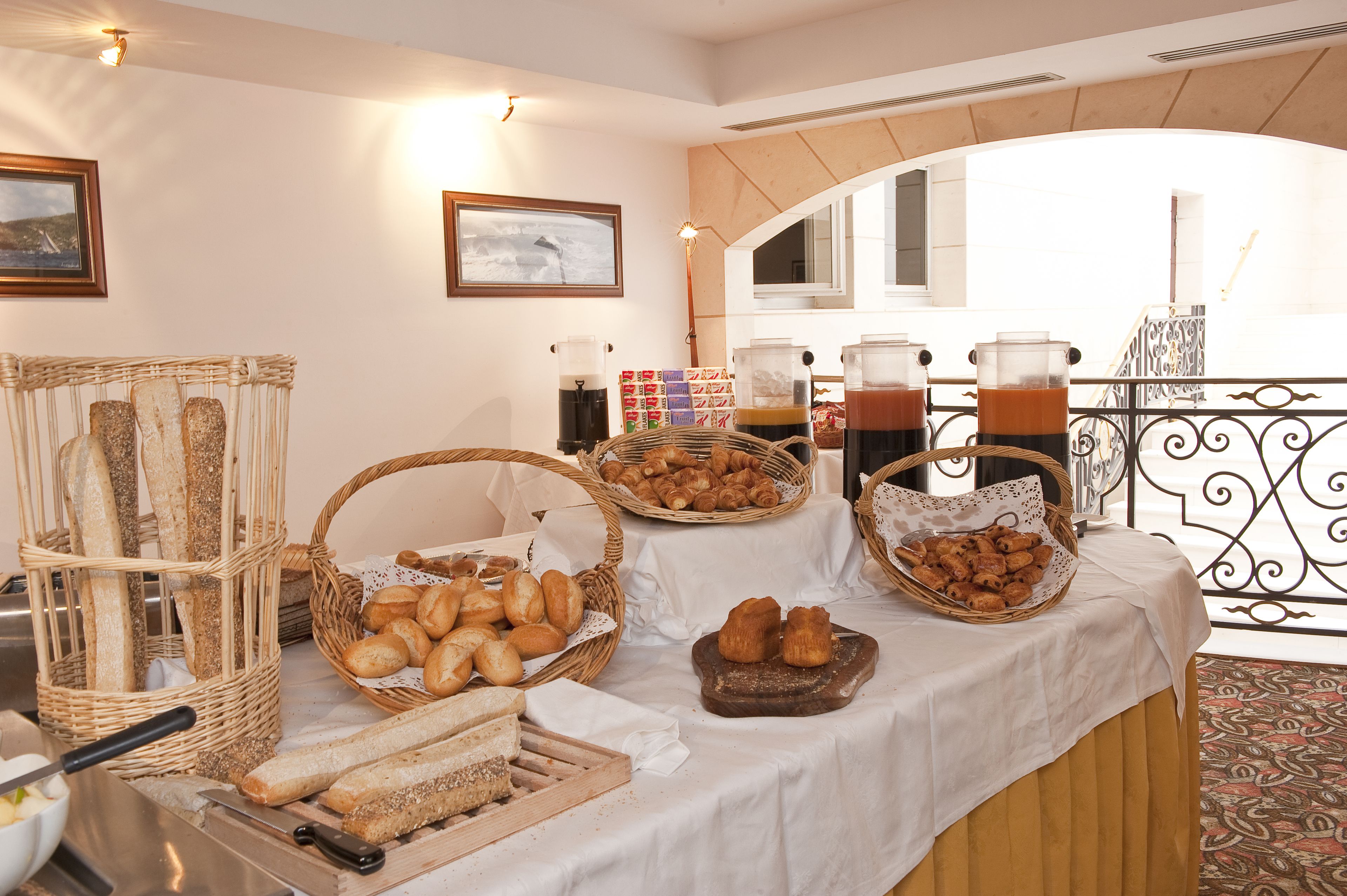 daily buffet breakfast (eur 18 per person)