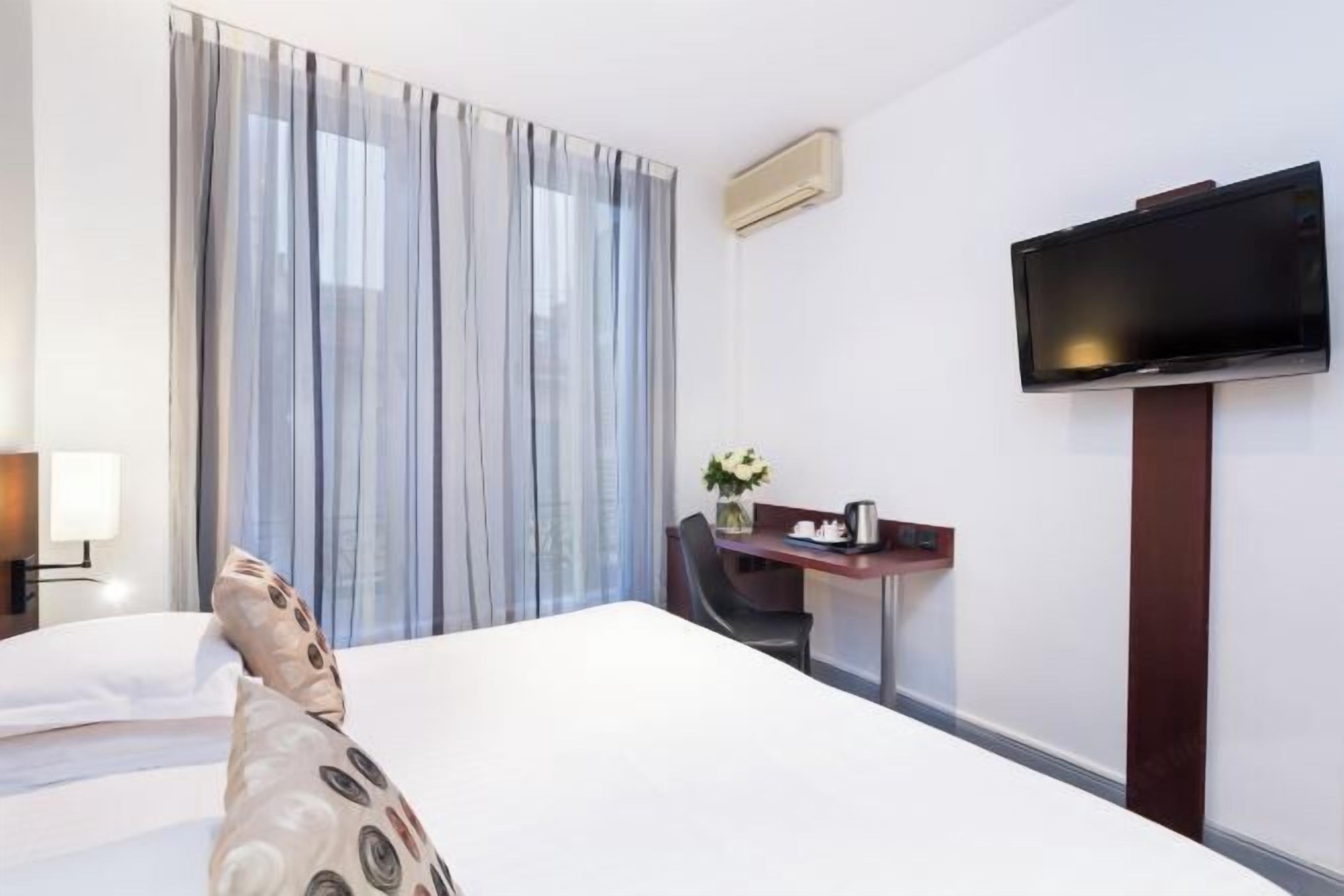 Premium bedding, minibar, in-room safe, desk