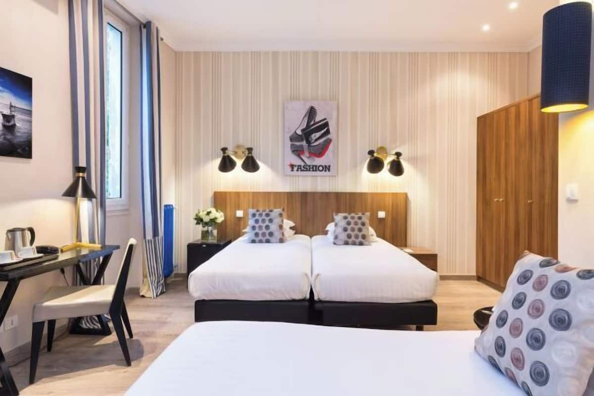 Premium bedding, minibar, in-room safe, desk