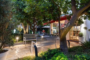 Terrace/patio - Best Western Plus Hotel Brice Garden (Nice)