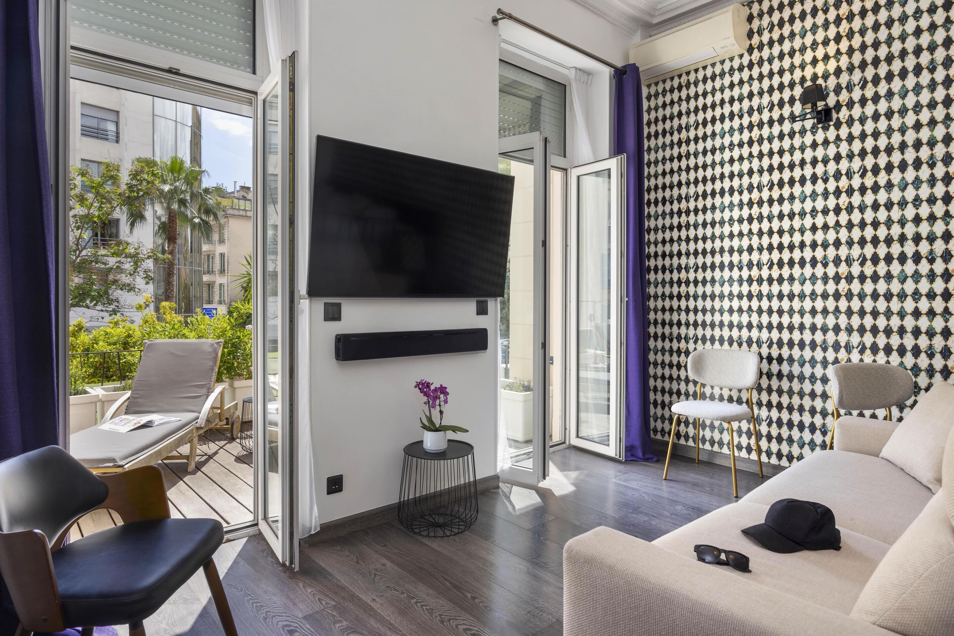 Junior Suite, 1 King Bed, Terrace, Garden View (Twin bed on request) | Premium bedding, minibar, in-room safe, desk