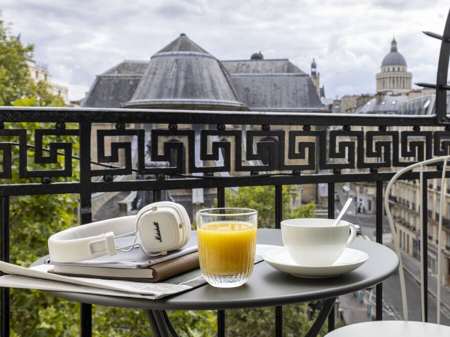 Ropa de cama de alta calidad y minibar