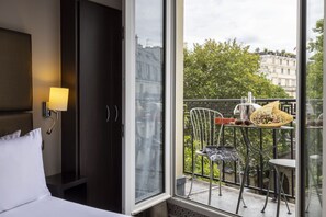 Chambre Supérieure avec Balcon | Literie de qualité supérieure, minibar, coffres-forts dans les chambres