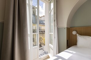 1 bedroom, Frette Italian sheets, premium bedding, pillowtop beds