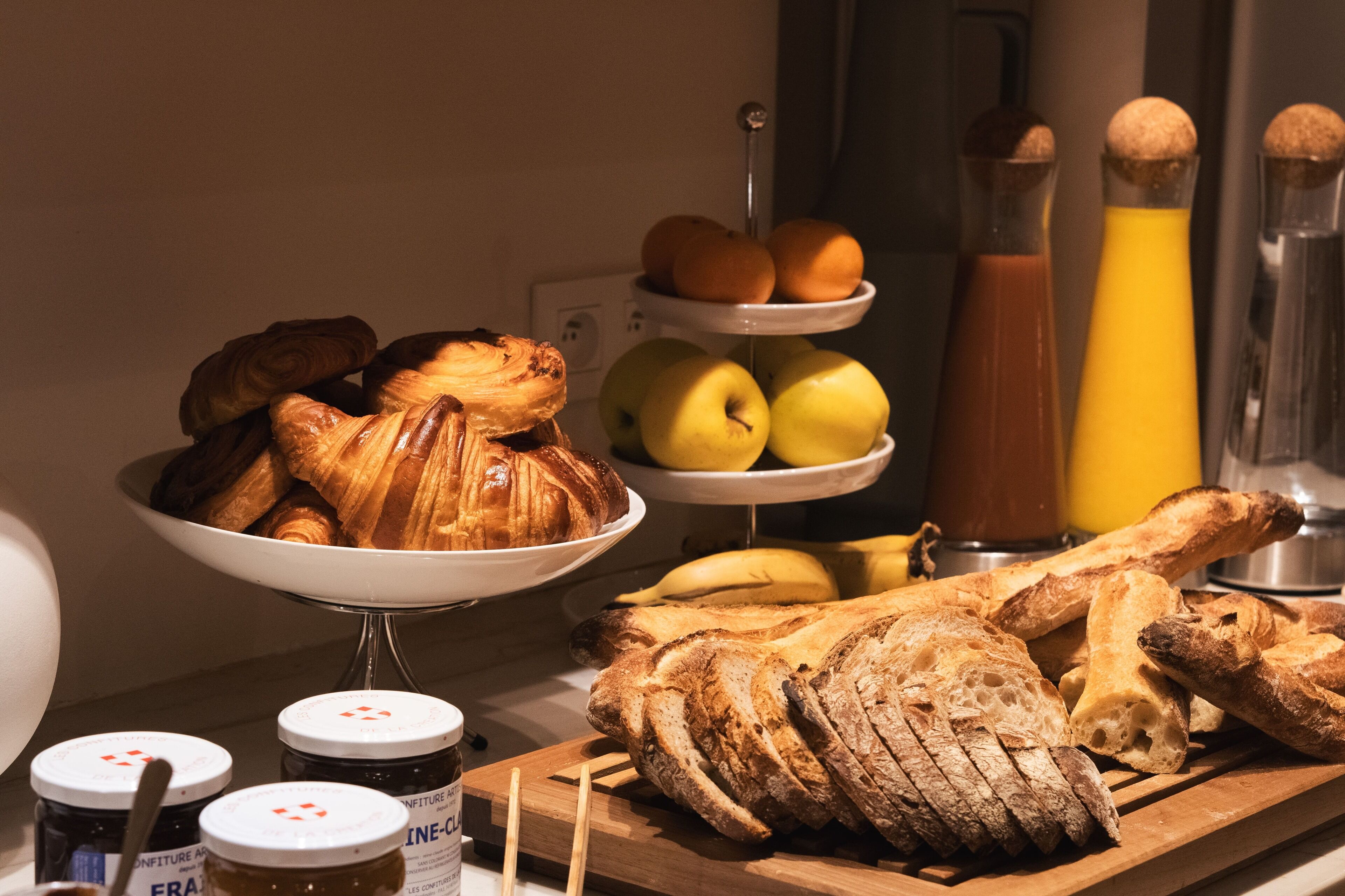 daily buffet breakfast (eur 16 per person)