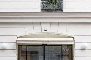 Front of property - Hôtel Oratio (Paris)