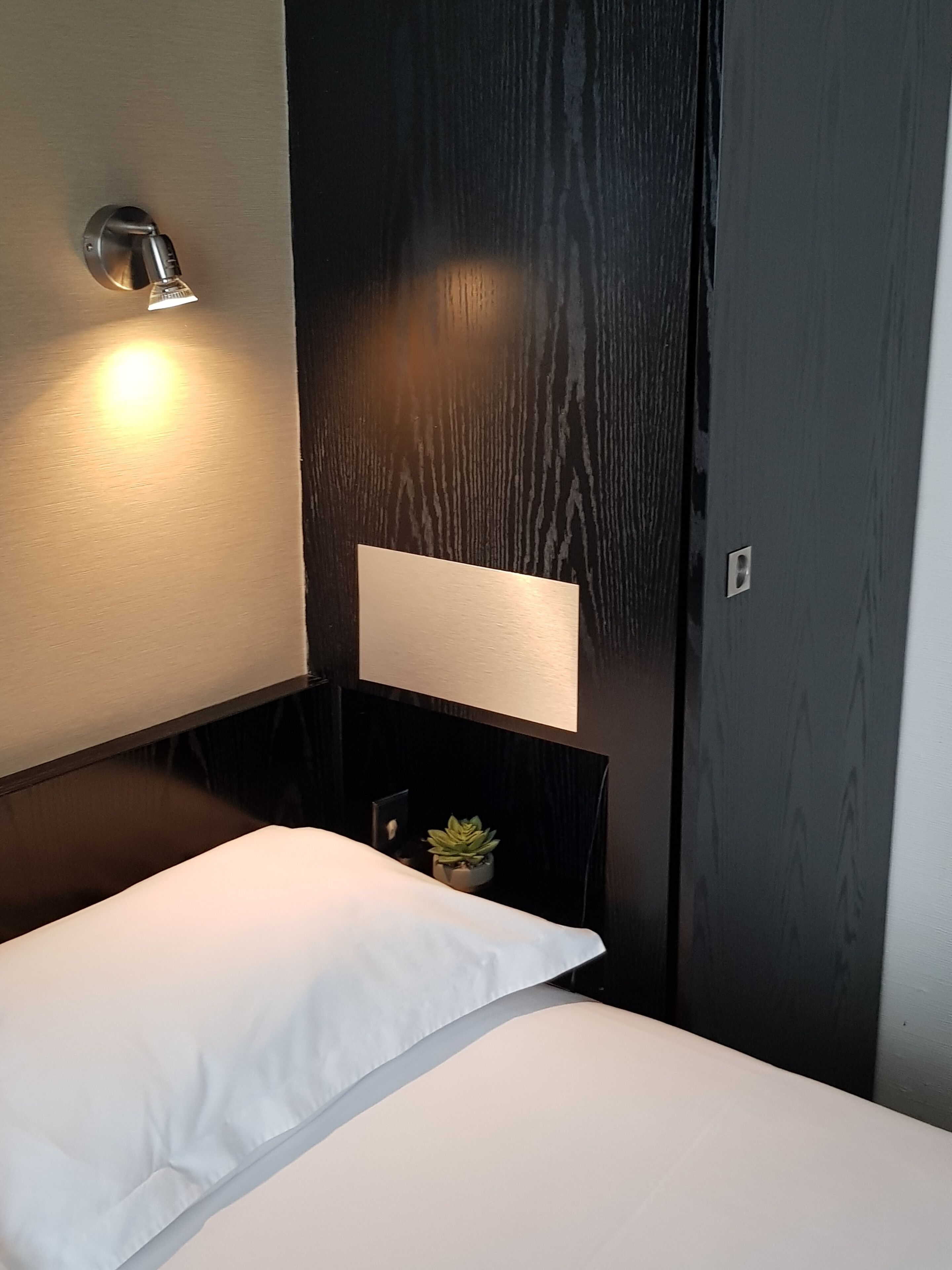 2-standard | 1 bedroom, premium bedding, in-room safe, desk