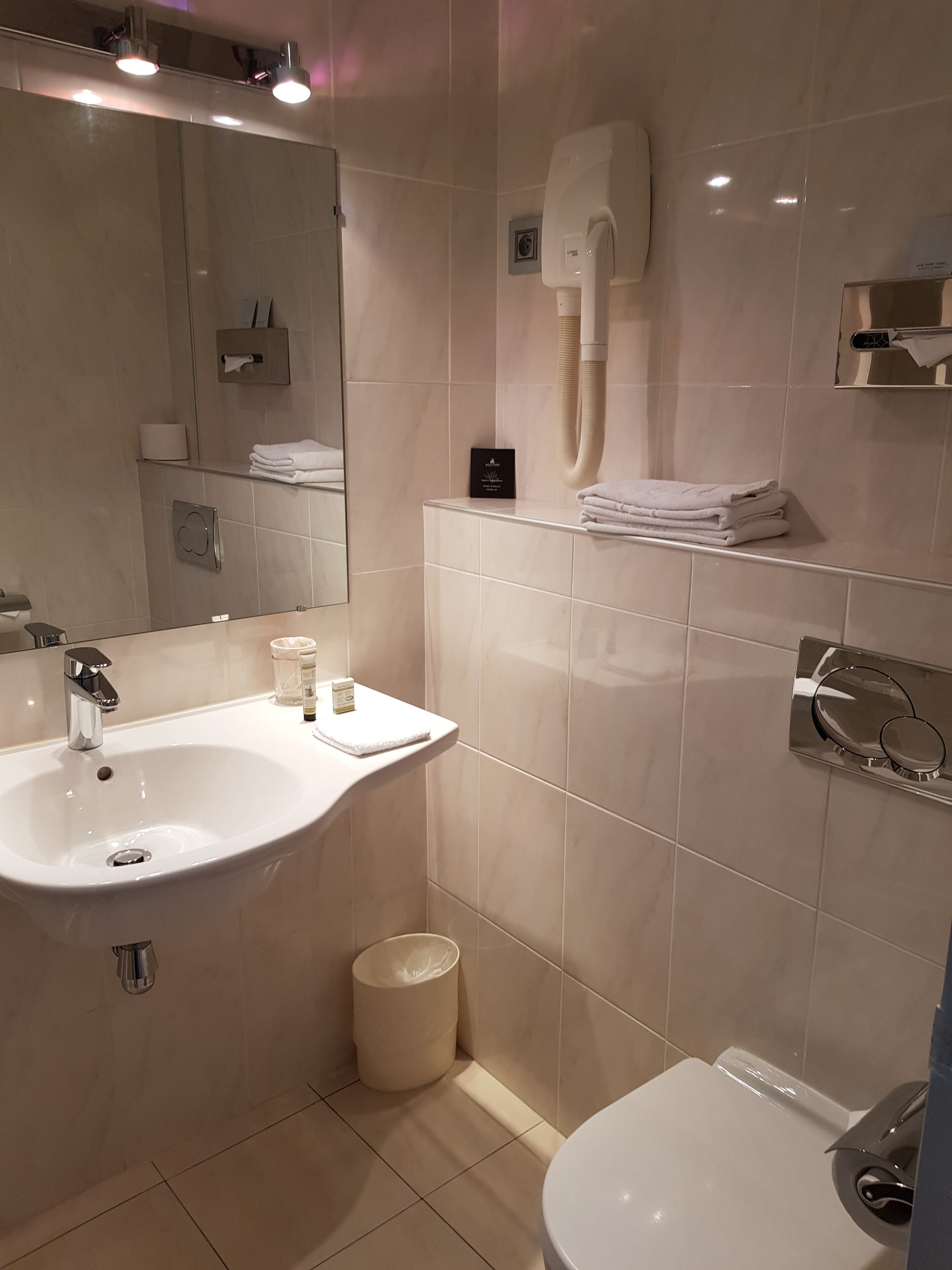 2-standard | bathroom | free toiletries, hair dryer, towels, soap