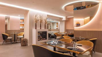 Tägliches Frühstücksbuffet gegen Gebühr
