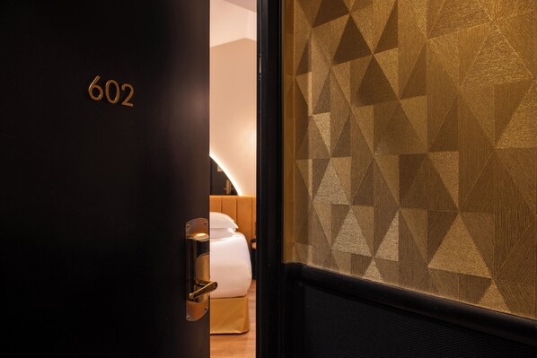 1 bedroom, premium bedding, minibar, in-room safe