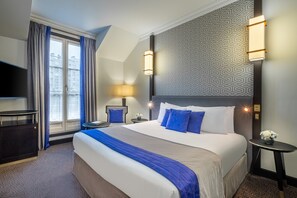 Hochwertige Bettwaren, Minibar, Zimmersafe, Schreibtisch