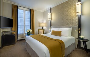 Classic Double Room | Premium bedding, minibar, in-room safe, desk