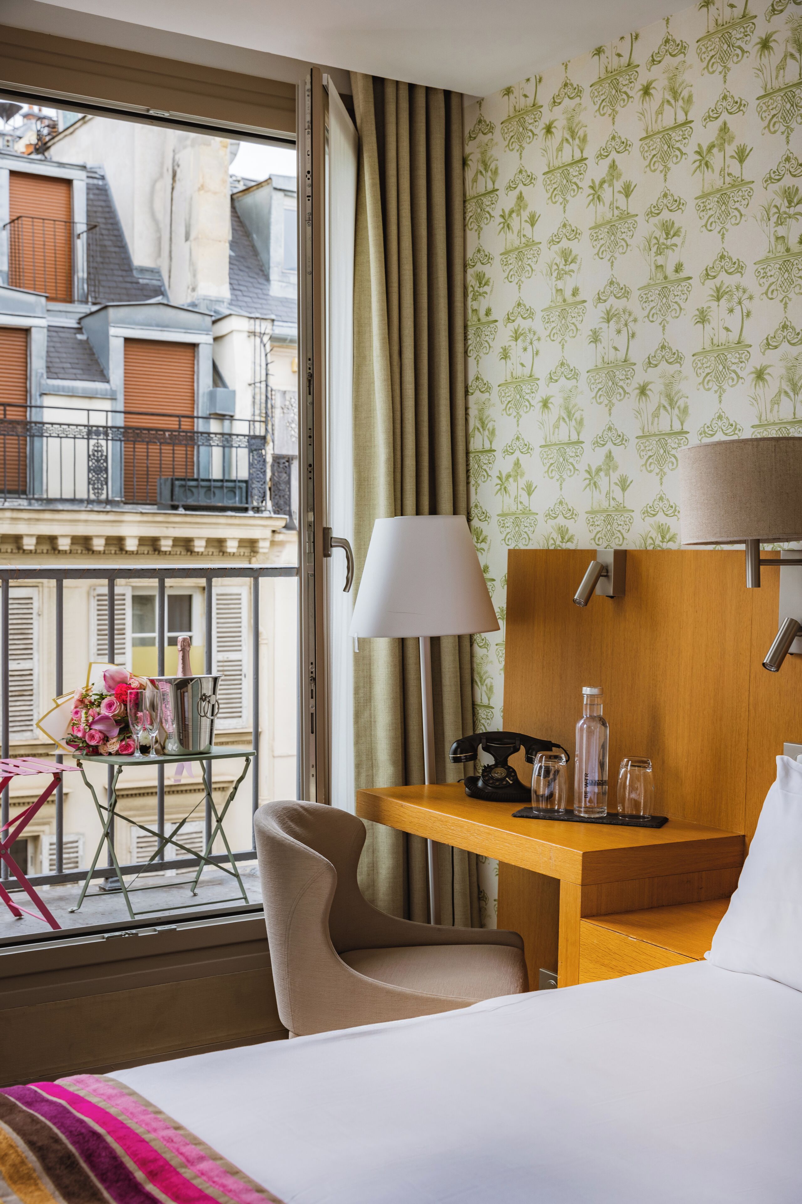 Room, Balcony (Chambre privilège avec balcon) | Hypo-allergenic bedding, down duvets, in-room safe