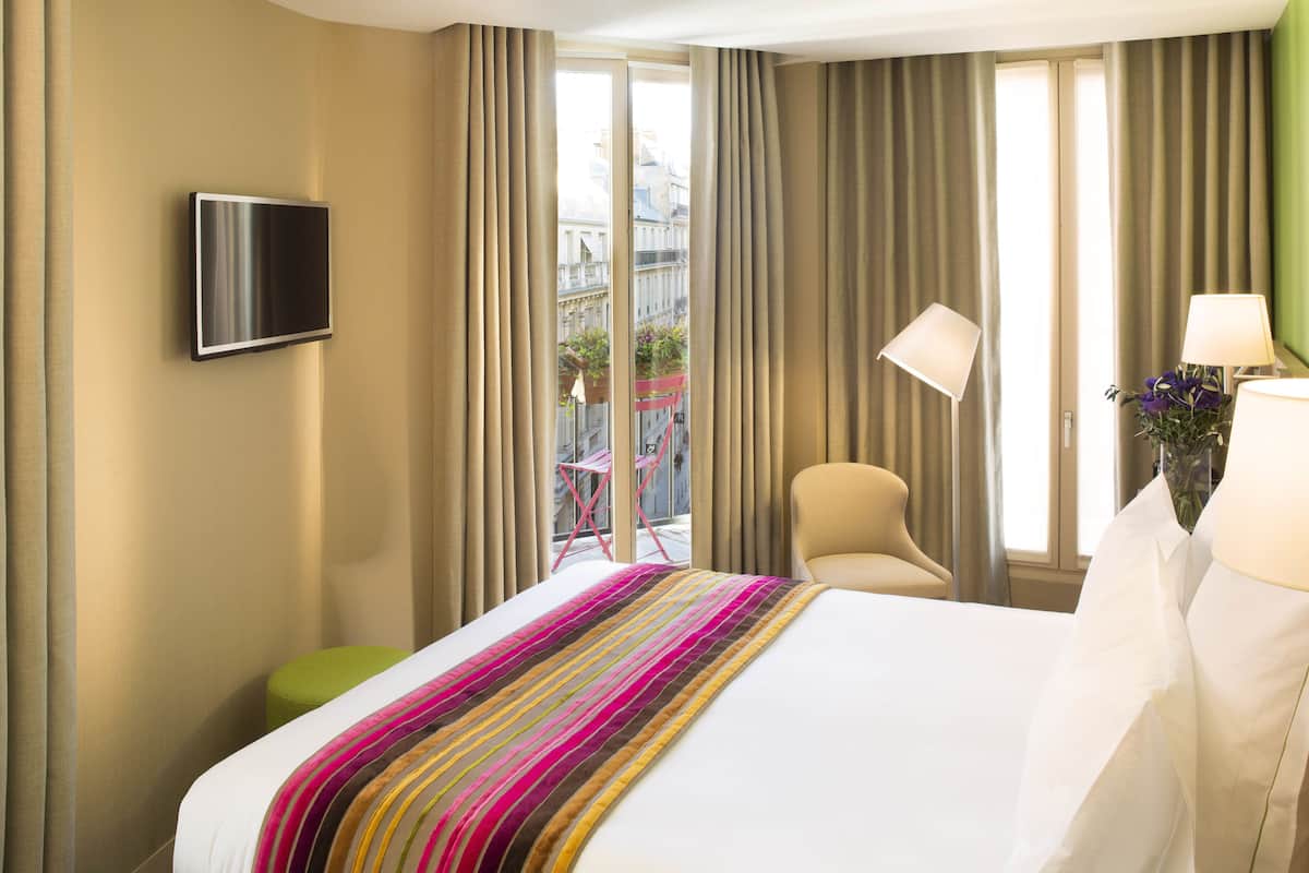 客房, 阳台 (Chambre privilège avec balcon) | 防过敏的被褥、羽绒被、客房内保险箱、特色装修
