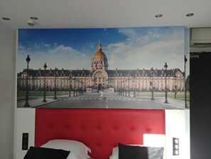 Superior-Doppel- oder -Zweibettzimmer
