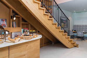 Daily buffet breakfast (EUR 25 per person)
