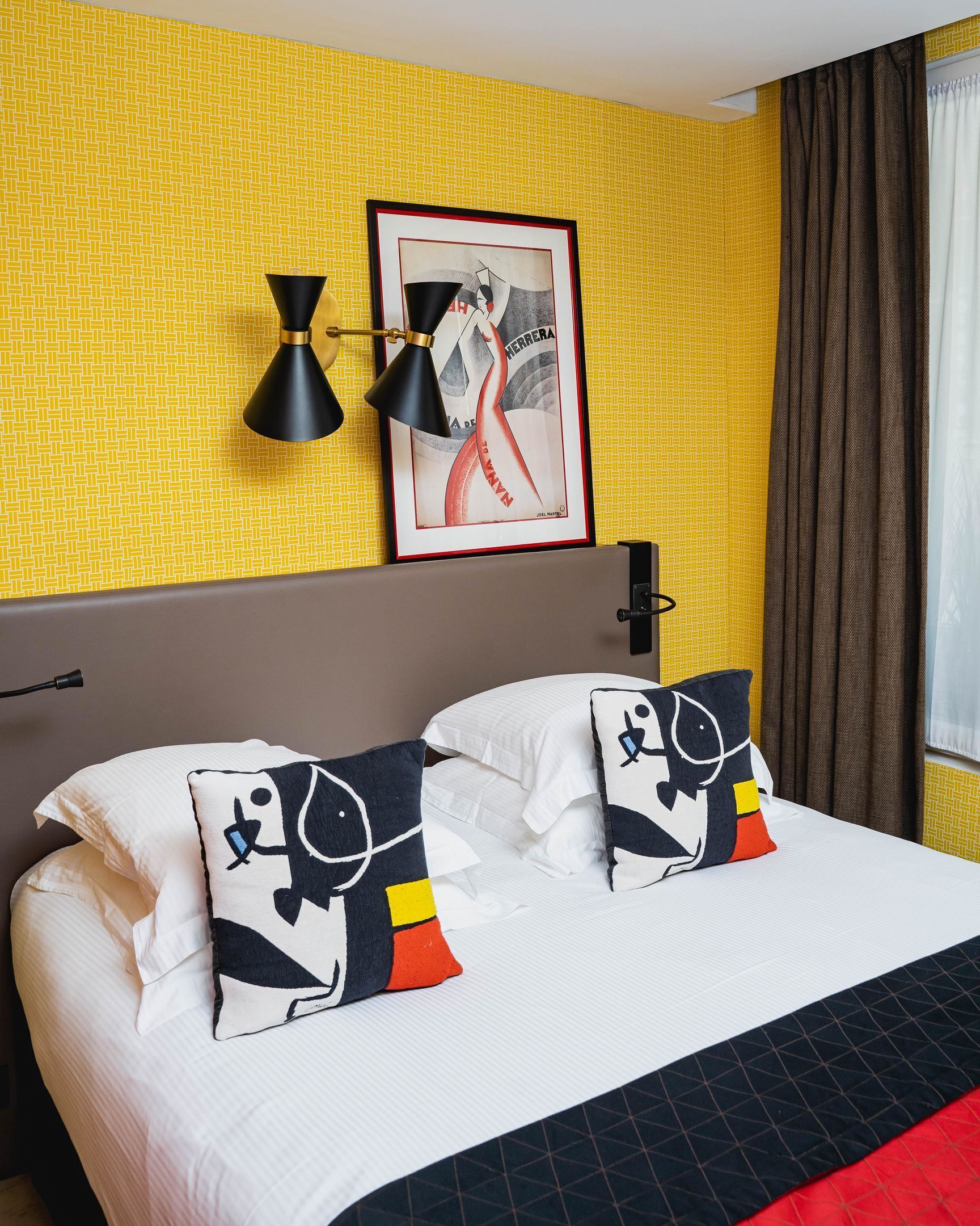 Dobbeltrom – premium | Sengetøy av topp kvalitet, safe på rommet og individuelt dekorert