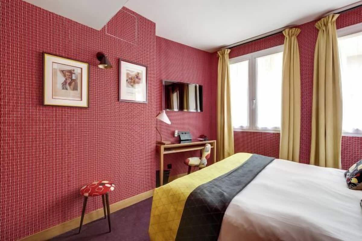 1 Schlafzimmer, hochwertige Bettwaren, Zimmersafe, individuell dekoriert