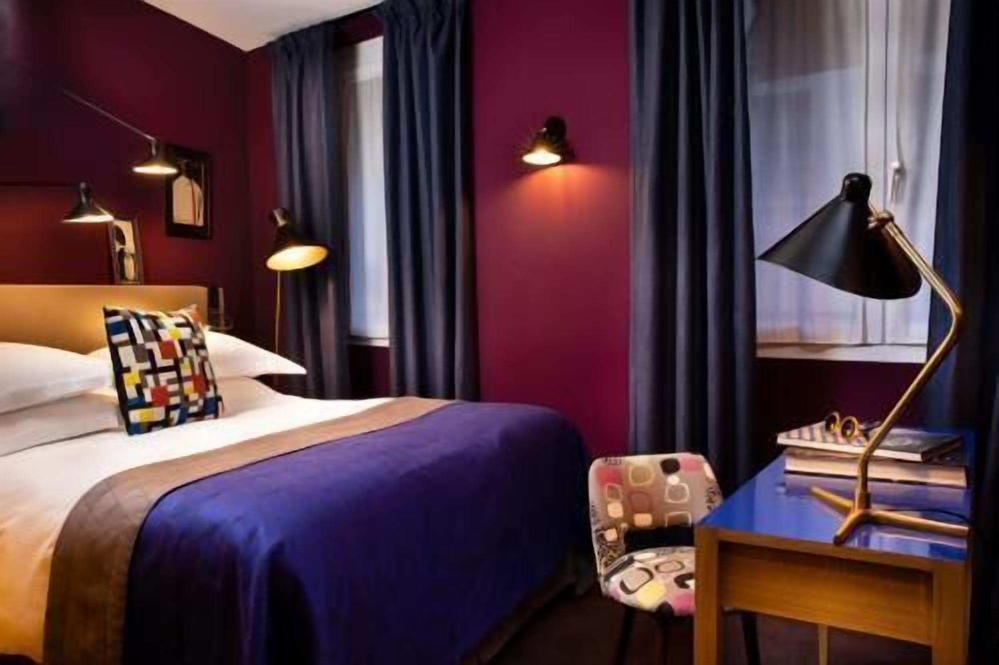 Premium bedding, in-room safe, individually decorated