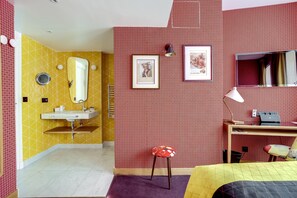 Dobbeltrom – classic, 1 queensize-seng | Sengetøy av topp kvalitet, safe på rommet og individuelt dekorert