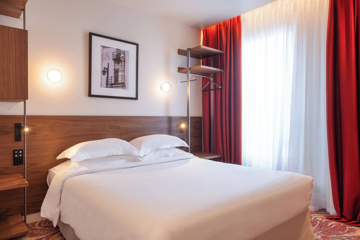 Chambre Executive Standard Double | Premium bedding, minibar, in-room safe, desk