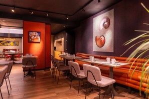 Daily buffet breakfast for a fee - Golden Tulip Opera De Noailles (Paris)