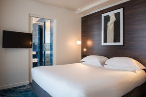 Junior Suite Executive | Premium bedding, minibar, in-room safe, individually decorated - Golden Tulip Opera De Noailles (Paris)