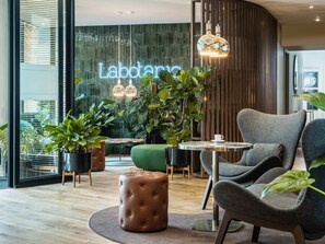 Bar (on property) - Mercure Paris Montparnasse Pasteur (Paris)