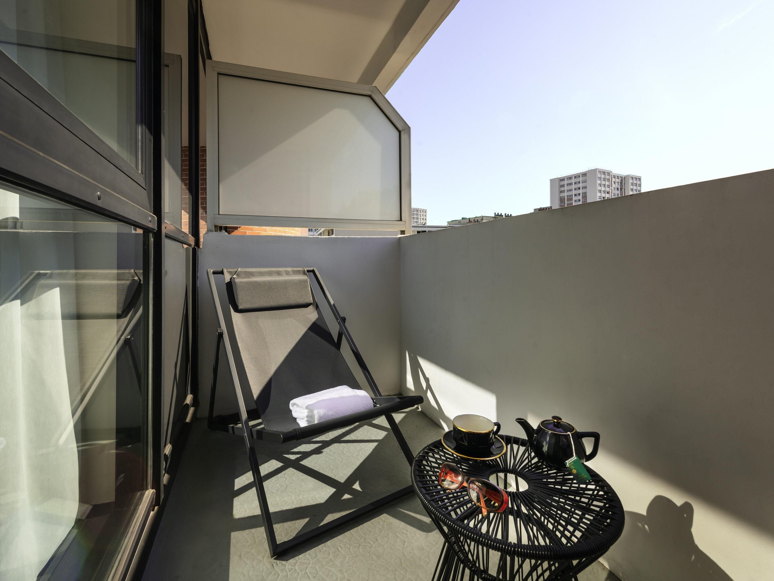 Suite Junior Supérieure (1 grand lit et un 1 canapé lit Double) | Literie de qualité supérieure, surmatelas