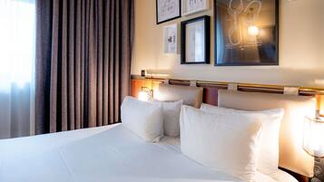 Standard Room, 1 Queen Bed