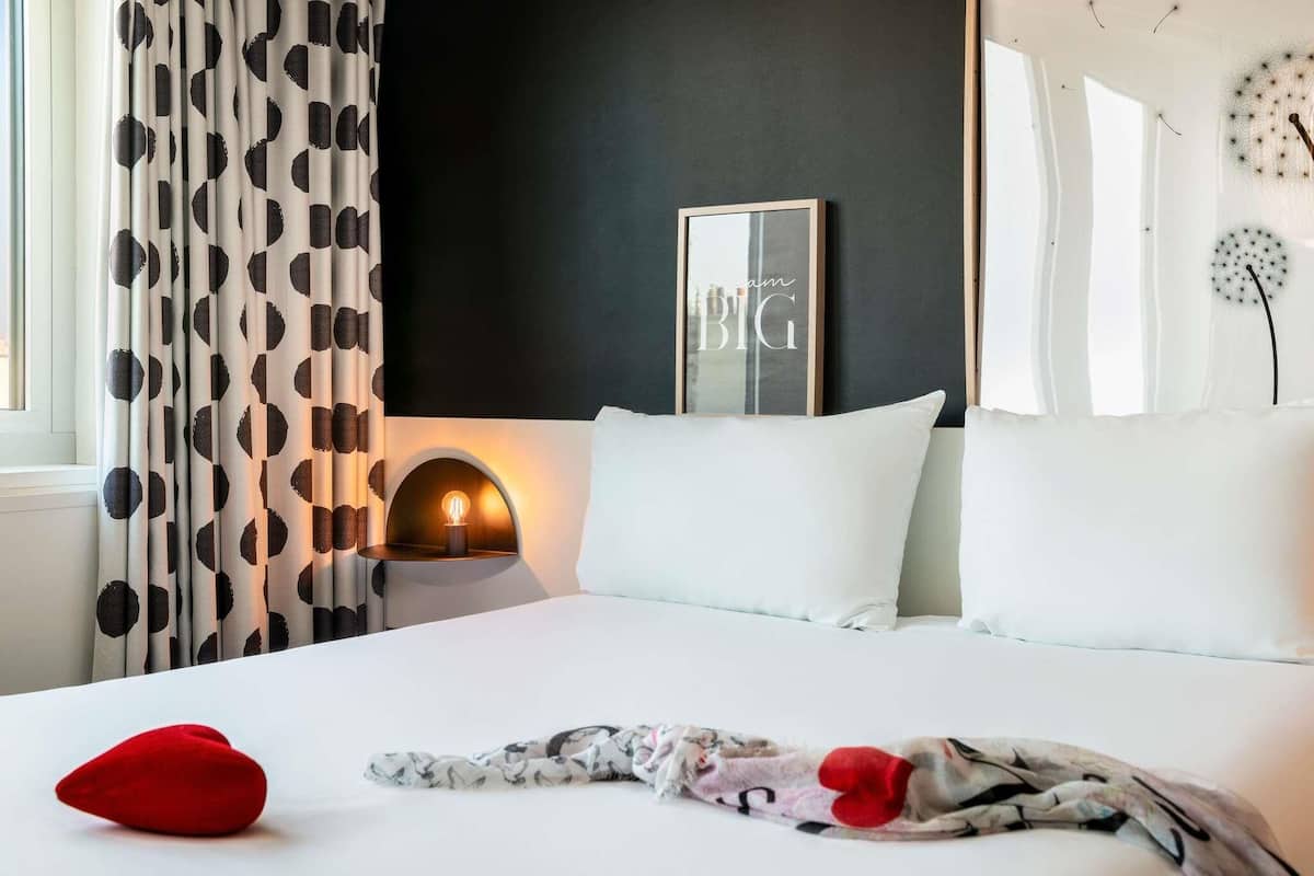 Standard Double Room, 1 Double Bed | In-room safe, individually furnished, soundproofing, free WiFi