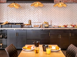 Free daily buffet breakfast  - ibis Styles Paris Gare de l'Est Château Landon (Paris)