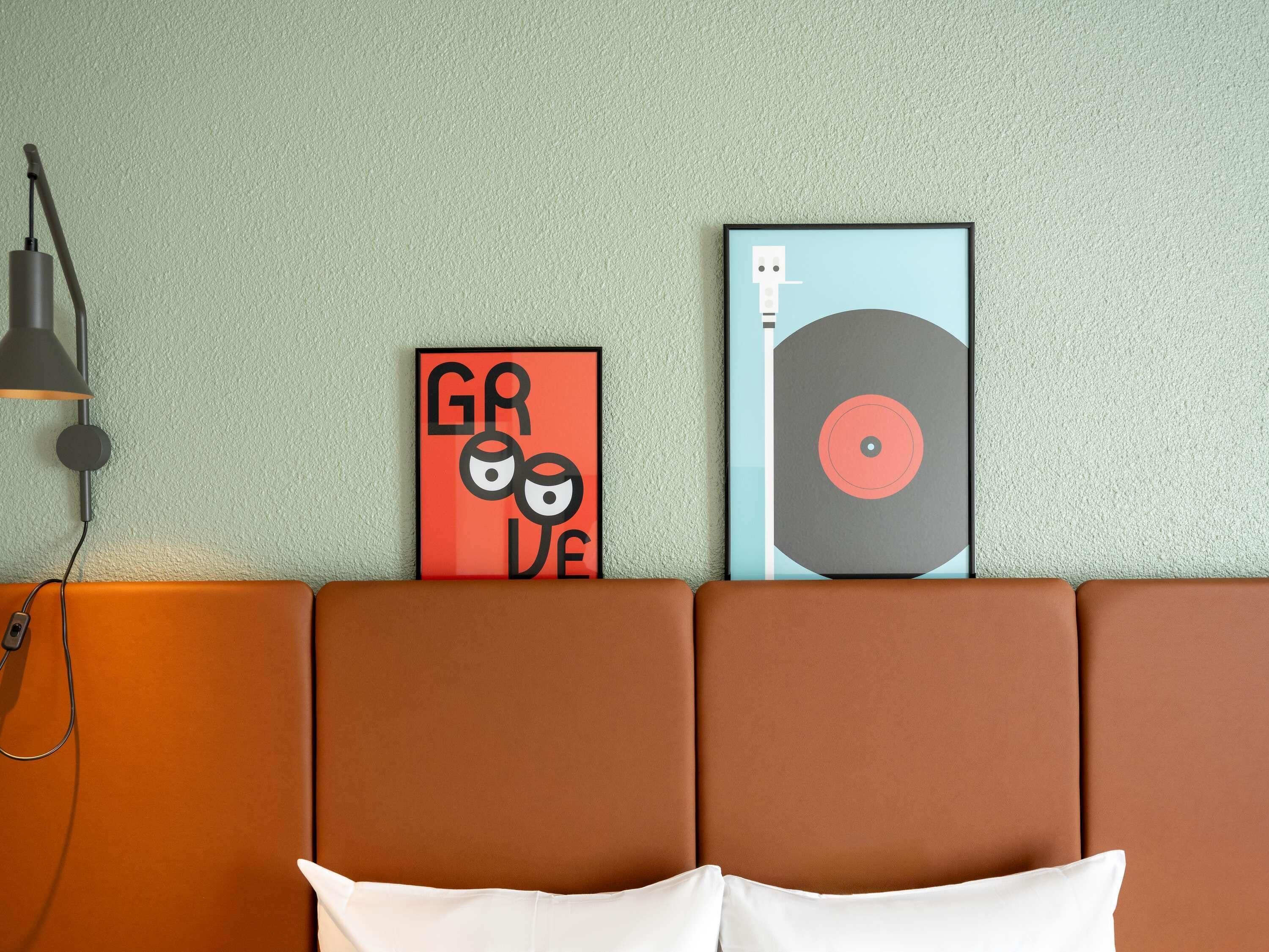 hypo-allergenic bedding, in-room safe, desk, laptop workspace