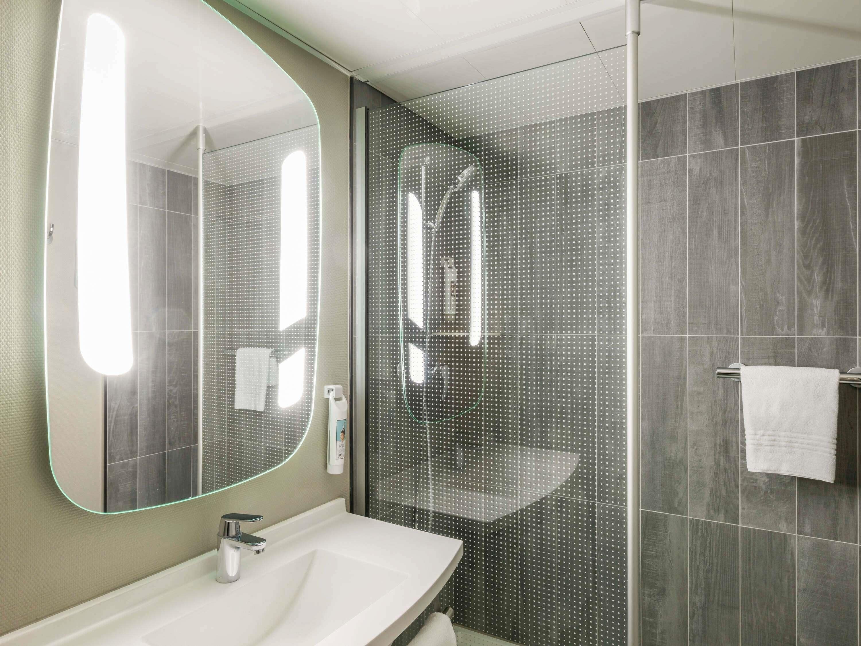 hypo-allergenic bedding, in-room safe, desk, laptop workspace